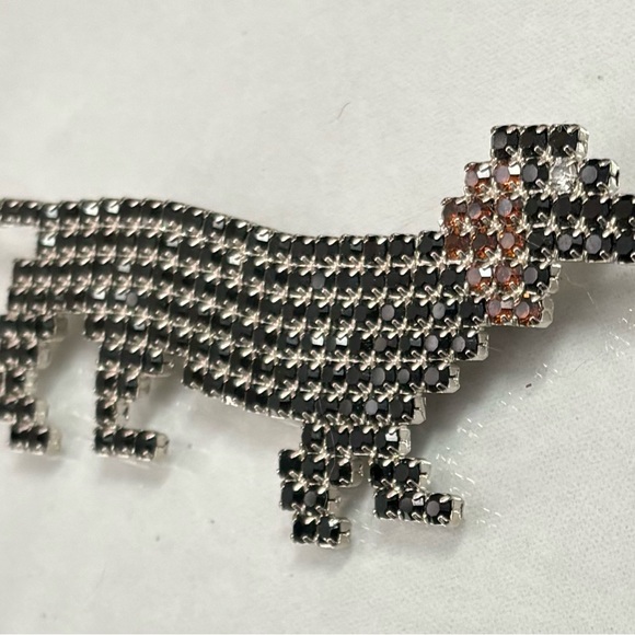 Dorothy Bauer Dachshund Dog Brooch - Rhinestone Pin - Picture 2 of 9